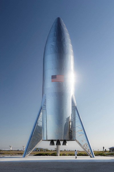 Илон Маск показал готовый космический корабль Starship