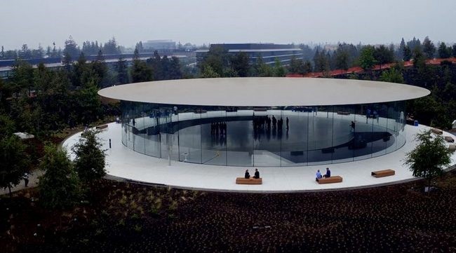 Кампус Apple Park и театр Steve Jobs Theater почти достроены и готовы к презентации iPhone 8