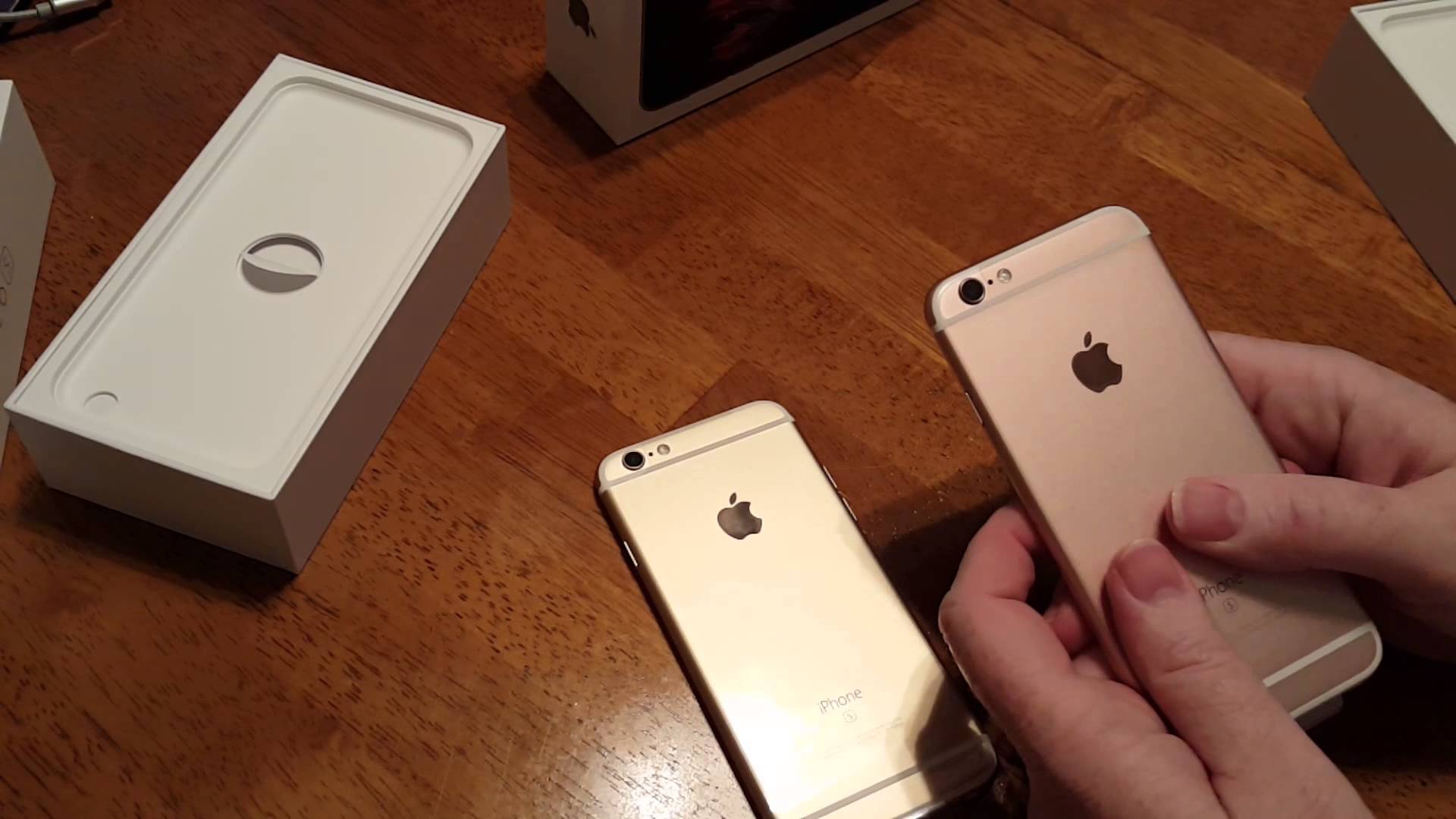 Apple снижает объем заказов на все три новые модели iPhone