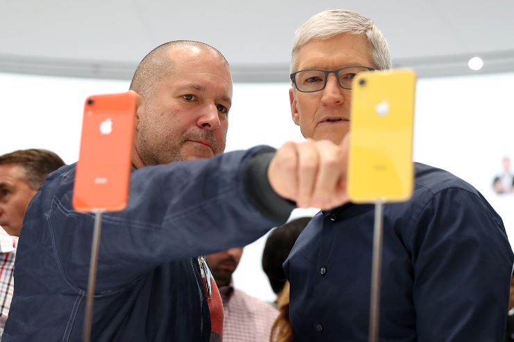 Apple обвиняется в мошенничестве с ценными бумагами