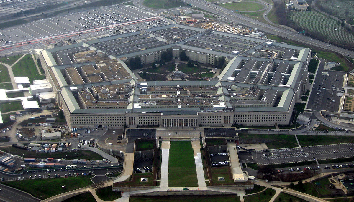 Хакеры взломали систему Пентагона и похитили личные данные около 30 000 сотрудников
