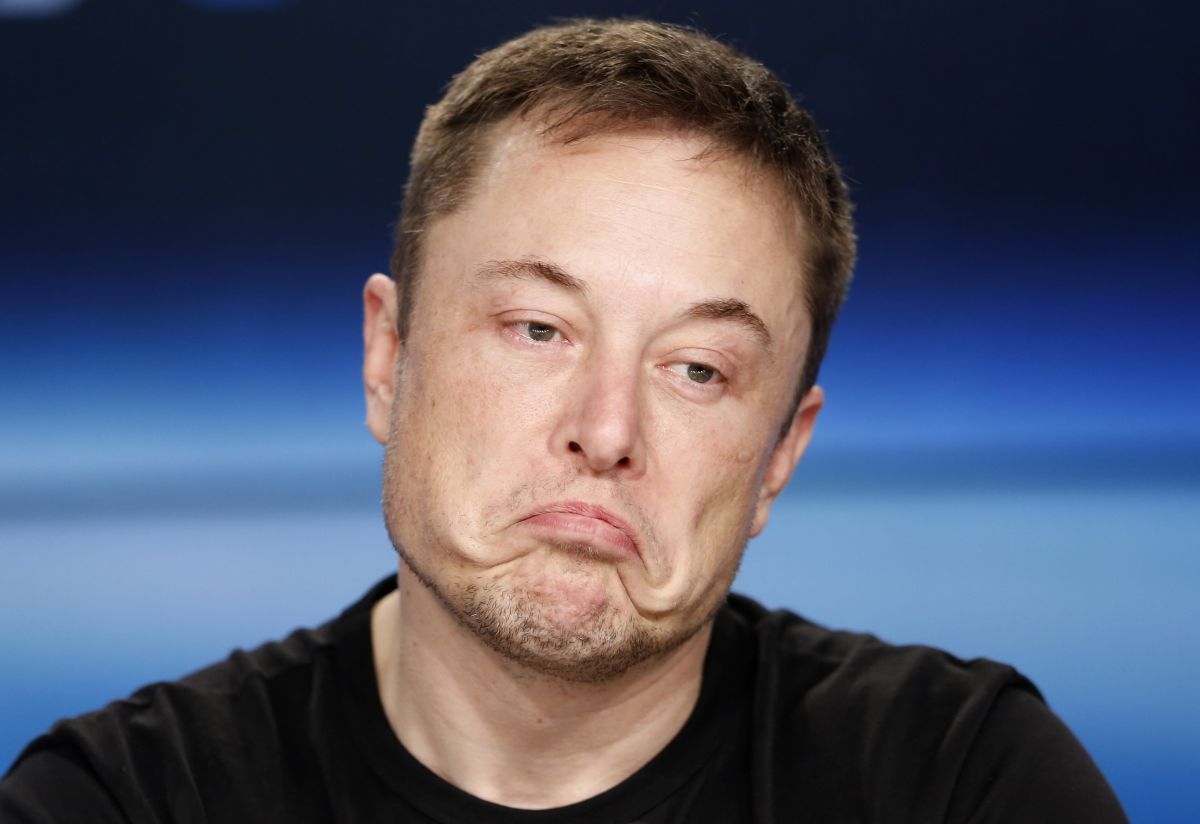 Илон Маск рассматривает возможность превращения Tesla в частную компанию