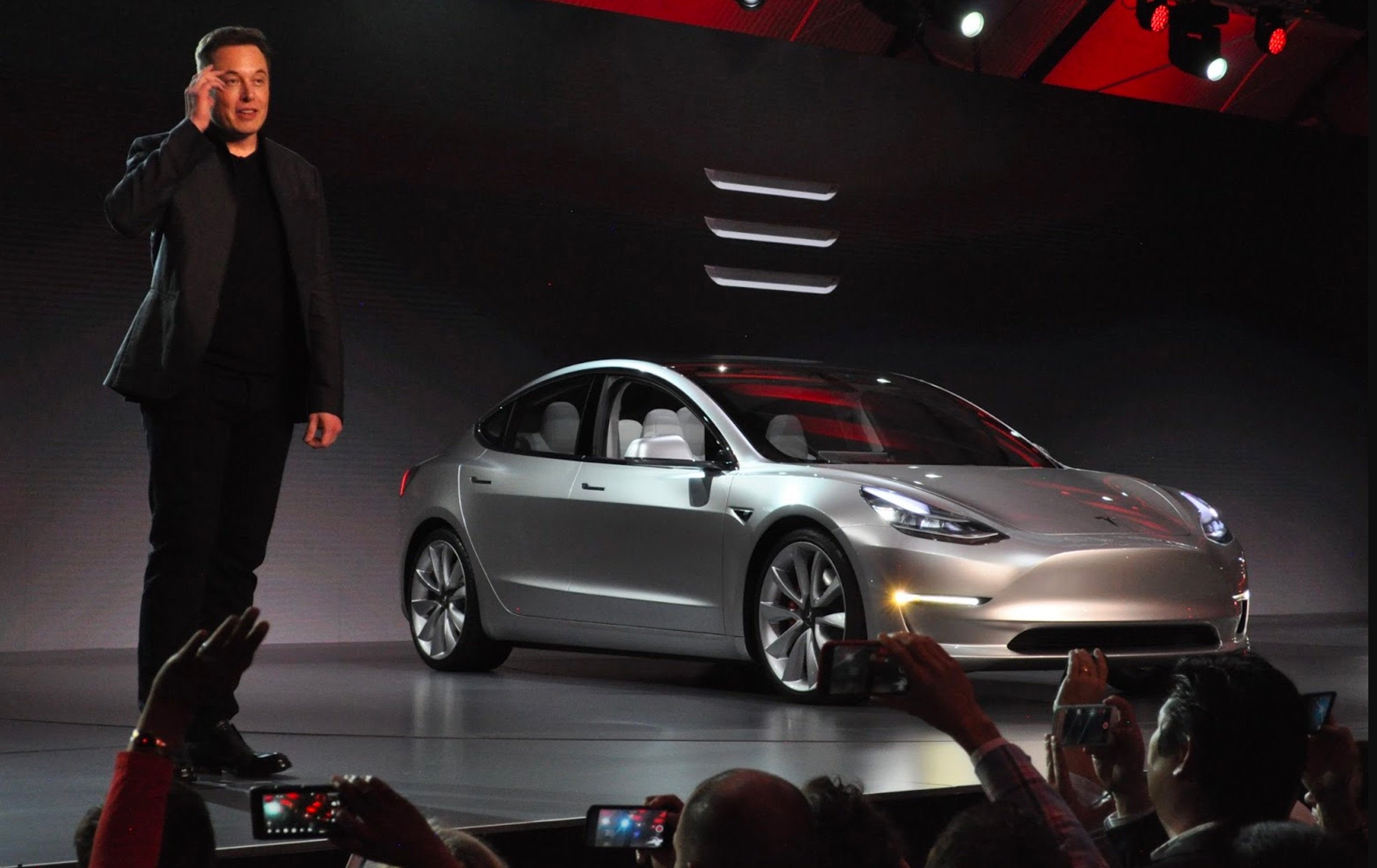 Consumer Reports не рекомендует покупать Tesla Model 3 из-за недостатков тормоза, но Маск обещает исправить эту проблему обновлением