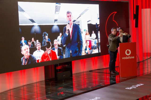 Компании Huawei и Vodafone совершили первый звонок в сети 5G