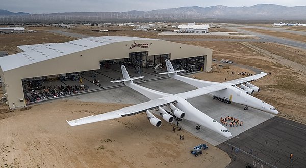 Появилось видео испытания самого большого в мире самолета Stratolaunch