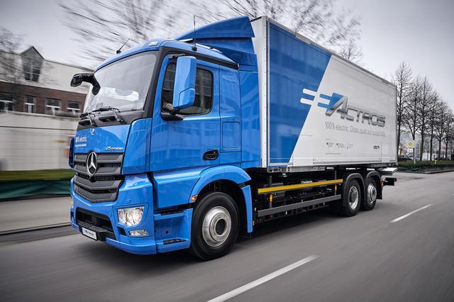 Daimler начинает испытывать электрические грузовики Mercedes eActros
