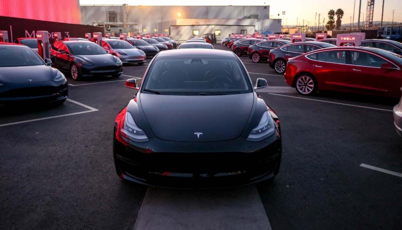 Tesla отмечает возросший спрос на свои электромобили