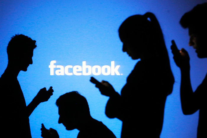 Facebook добавит 3000 модераторов для борьбы с видео-трансляцией насилия