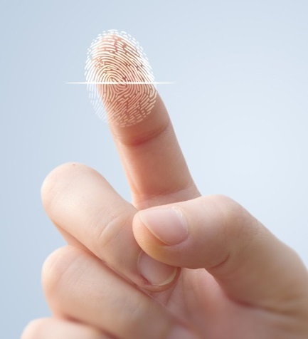 Компания CrucialTec запатентовала прозрачный датчик отпечатков пальцев