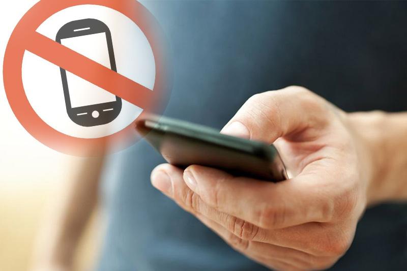 Во Франции школьникам теперь запрещено пользоваться смартфонами на территории учебного заведения