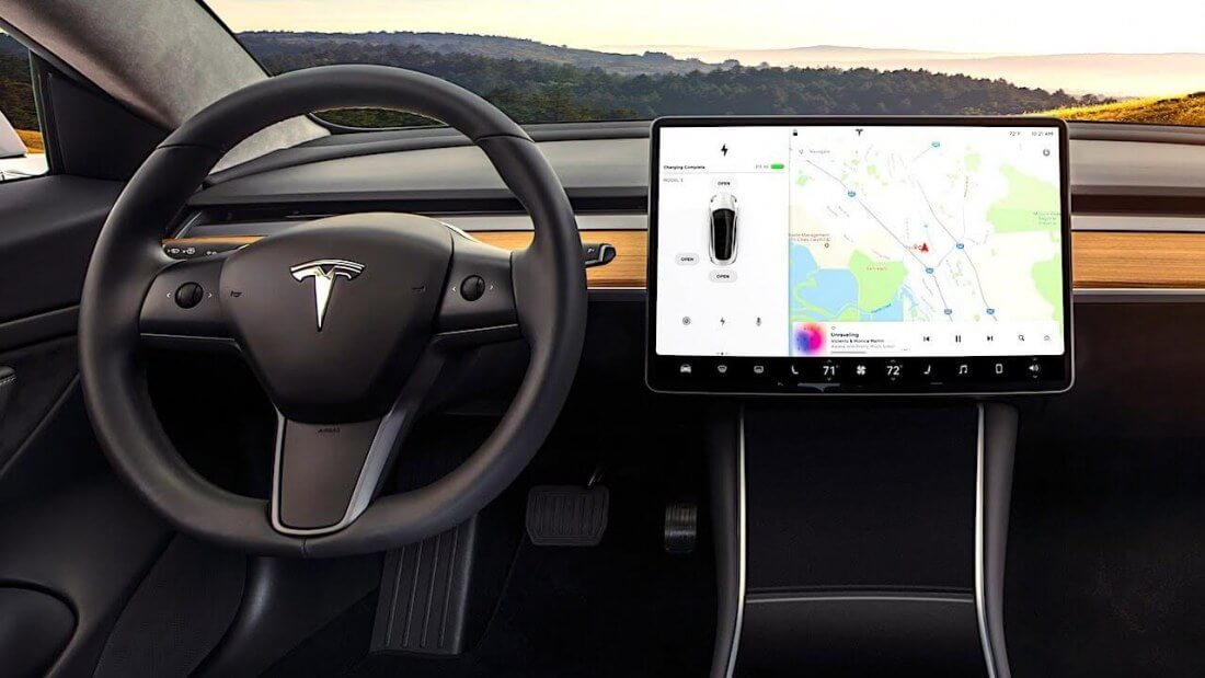 После установки обновления Tesla Model 3 получила рекомендацию от Consumer Reports