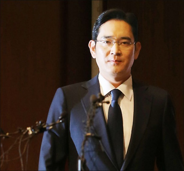 Глава Samsung возвращается к исполнению обязанностей