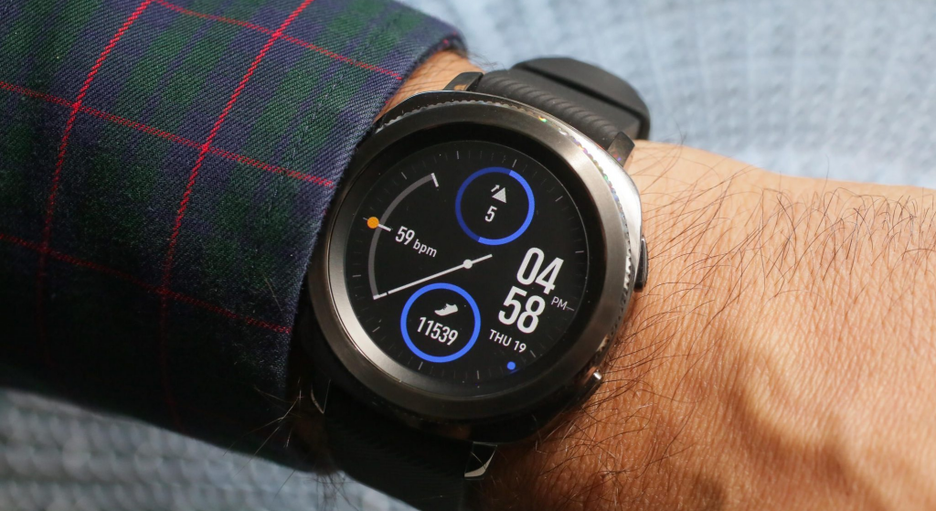 Умные часы Samsung Galaxy Watch, Gear Sport и Gear S3 получили обновление ПО