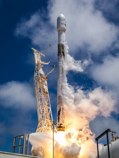 SpaceX вывела на орбиту семь спутников: пять спутников связи Iridium NEXT и два спутника GRACE-FO