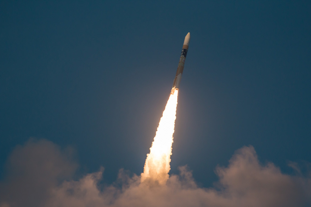 Японская мини-ракета вывела на орбиту спутник