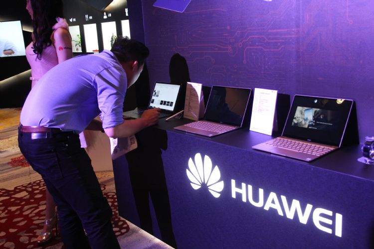 Huawei приостанавливает производство ноутбуков