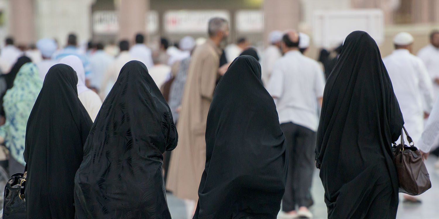 Тим Кук обещал разобраться в ситуации со скандальным приложением Absher для контроля над женщинами в Саудовской Аравии