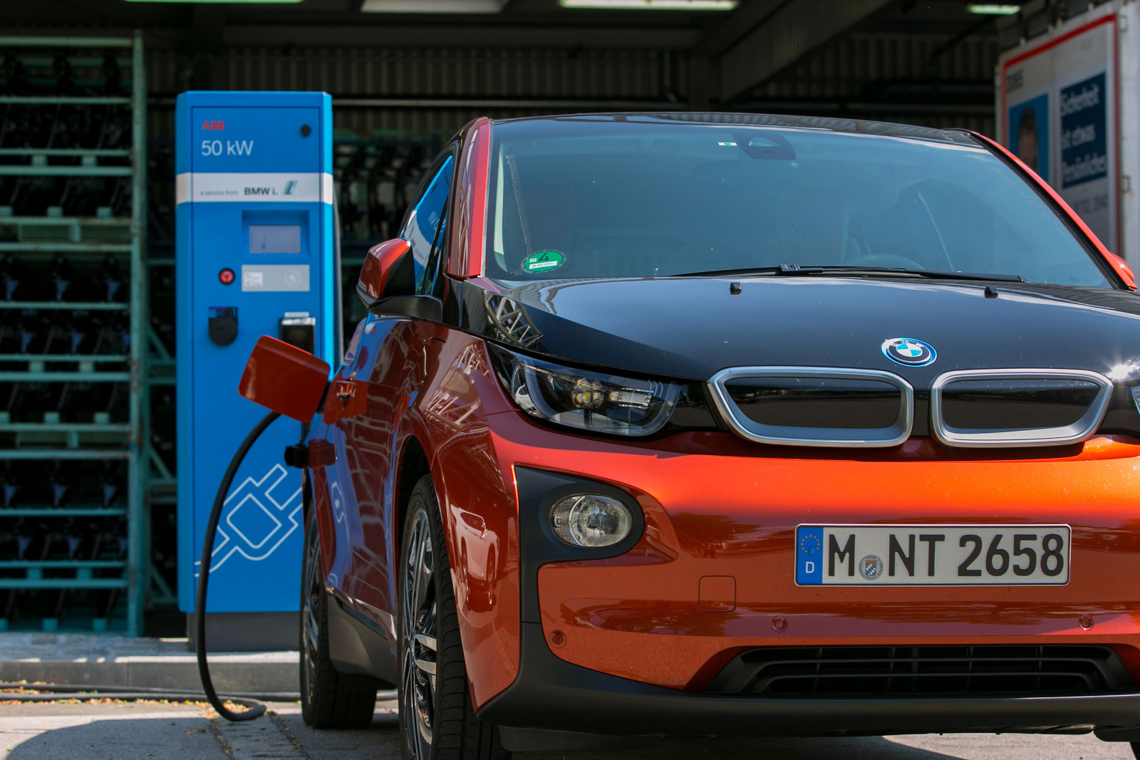 Автопроизводители объединились, чтобы создать сеть быстрых EV-зарядных станций по всей Европе
