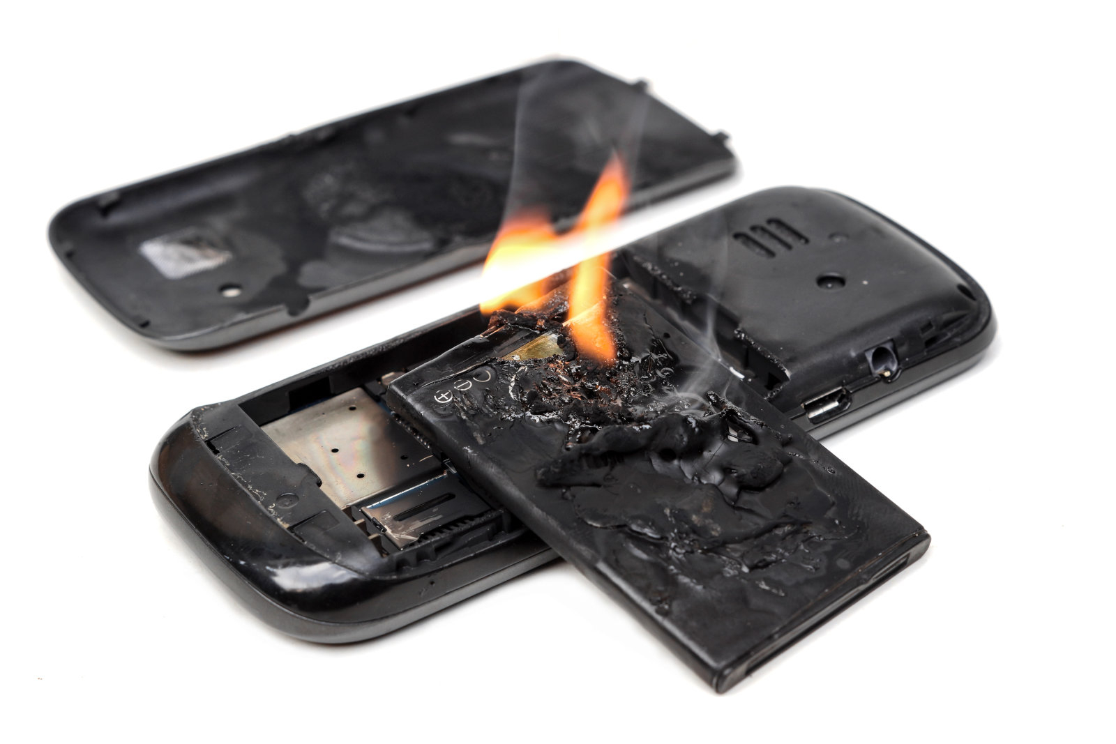 Литий-ионные аккумуляторы с ингибиторами горения могли бы помочь избежать случаев воспламенения аккумуляторов
