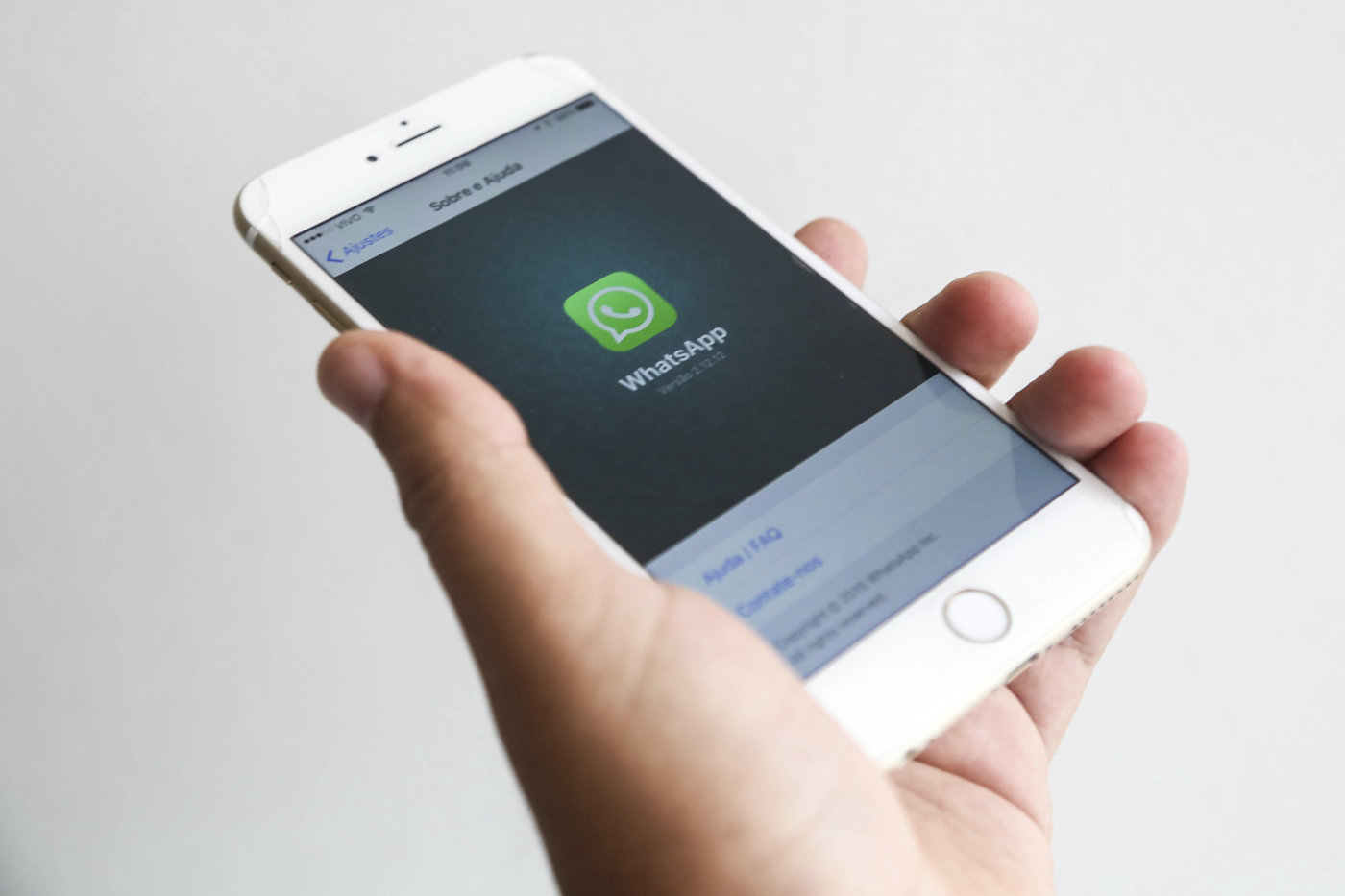 WhatsApp будет обмениваться данными с Facebook, как отказаться?