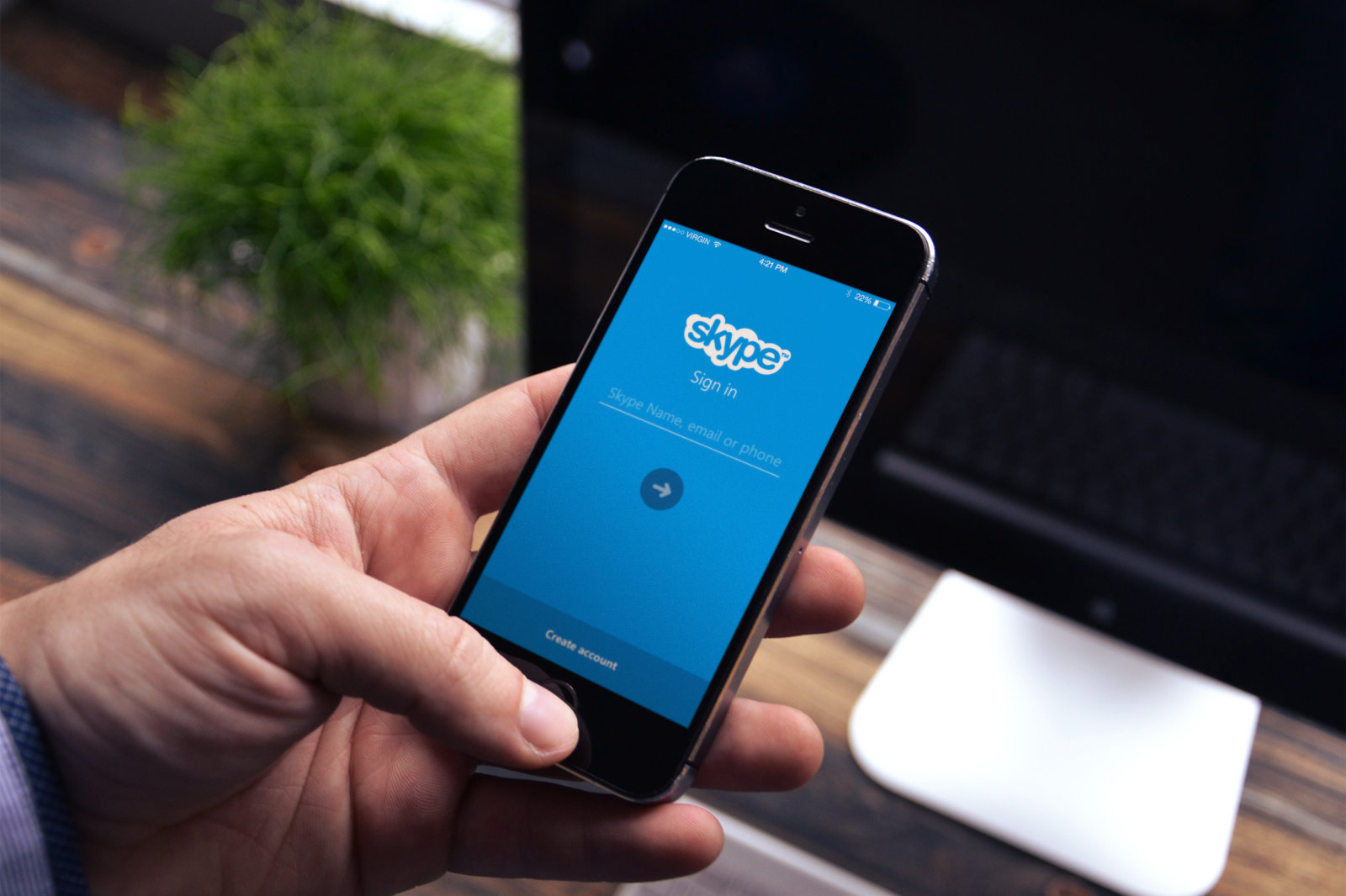 Теперь Siri может помочь вам звонить по Skype