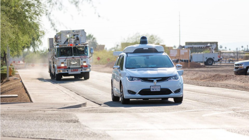 Waymo учит свои беспилотные автомобили распознавать на дороге машины специальных служб