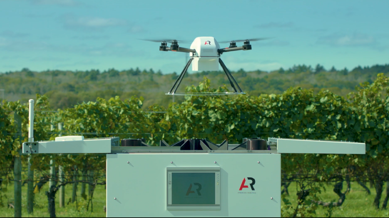 Компания American Robotics представила дрон для фермеров Scout