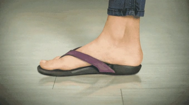 Стартап в США предлагает печатать сандалий на 3D-принтере, используя для создания модели ноги смартфон