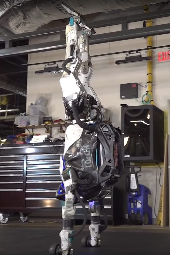 Робот Atlas от Boston Dynamics занялся гимнастикой