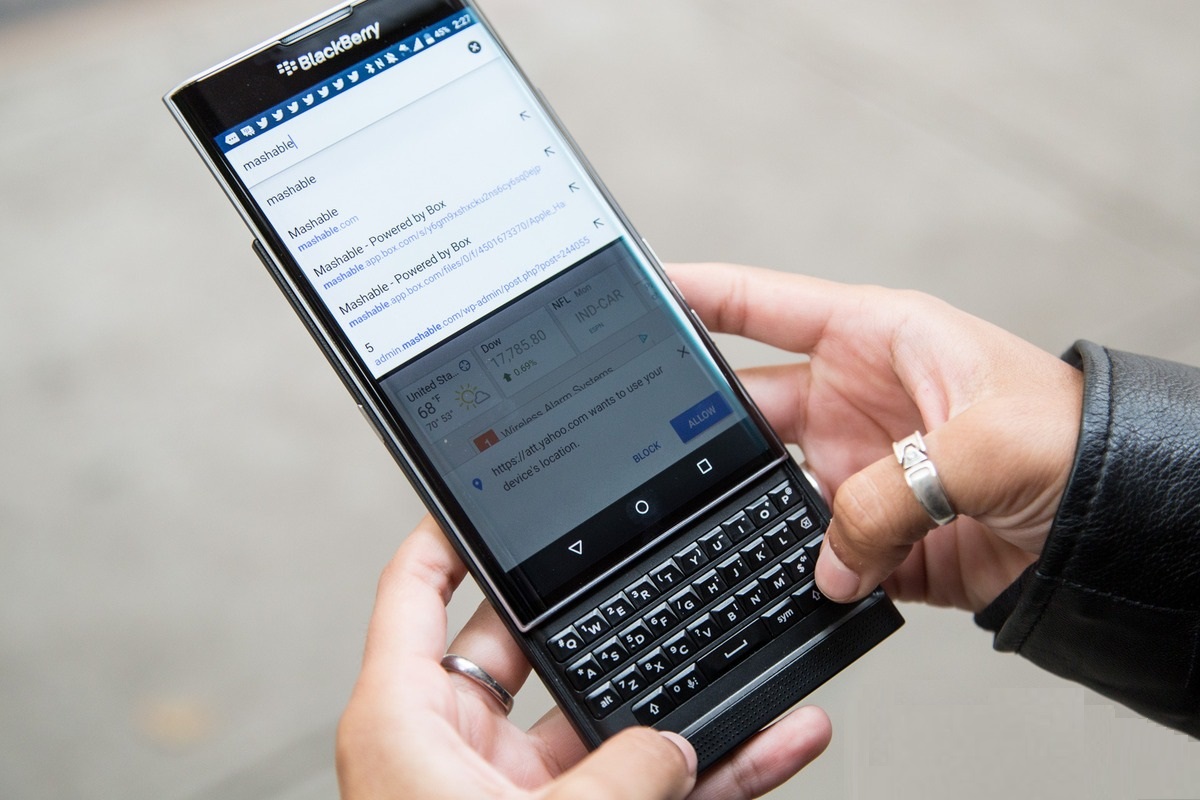 BlackBerry прекращает поддержку смартфона BlackBerry Priv