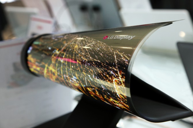 Samsung оформила патент на сворачивающийся по горизонтали OLED-телевизор
