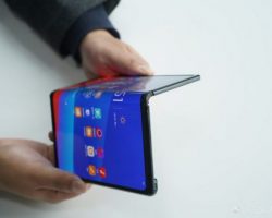 Oppo показала смартфон с гибким экраном, но не собирается выпускать его в продажу