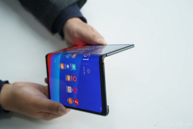 Oppo показала смартфон с гибким экраном, но не собирается выпускать его в продажу