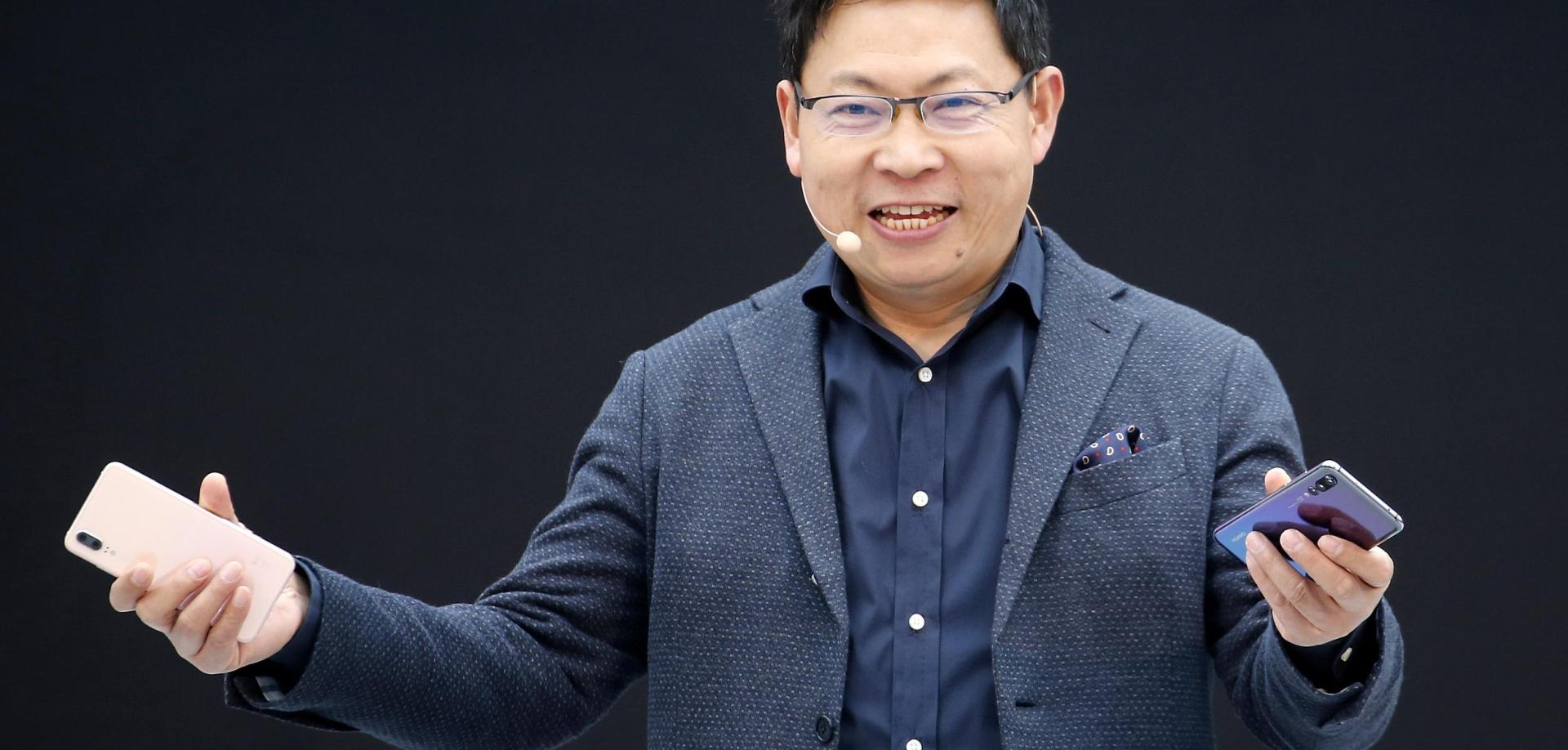 Huawei может показать смартфон со складным экраном уже до конца года