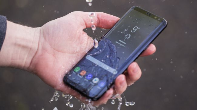 Смартфон Samsung Galaxy S8 помог спасти 20 человек