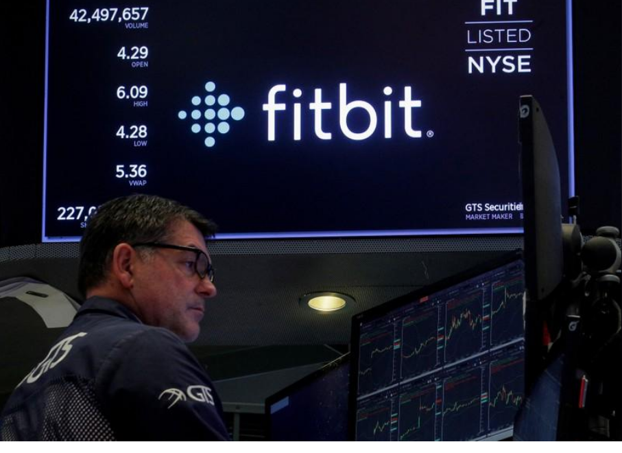 Холдинг Alphabet хочет купить Fitbit