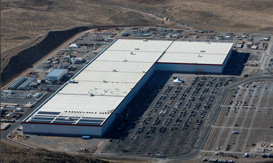 На фабрике Tesla Gigafactory произошел пожар