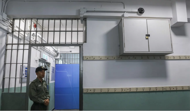 Гонконг хочет превратить обычные тюрьмы в «умные»