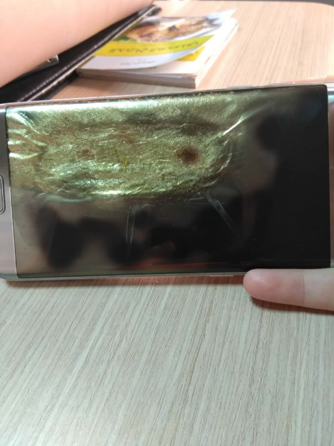 Samsung Galaxy S7 Edge загорелся после перезагрузки