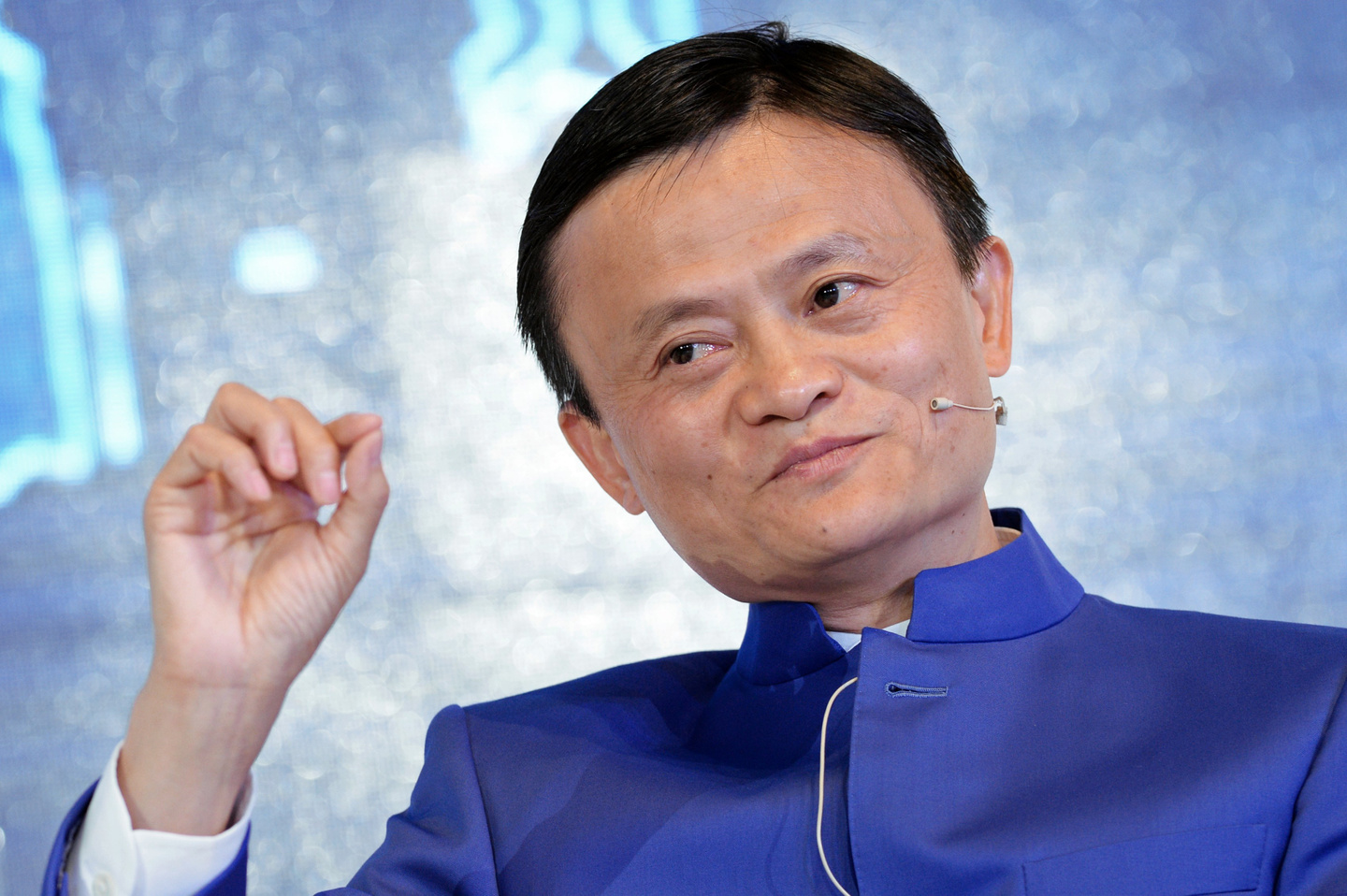 Основатель Alibaba уходит в отставку