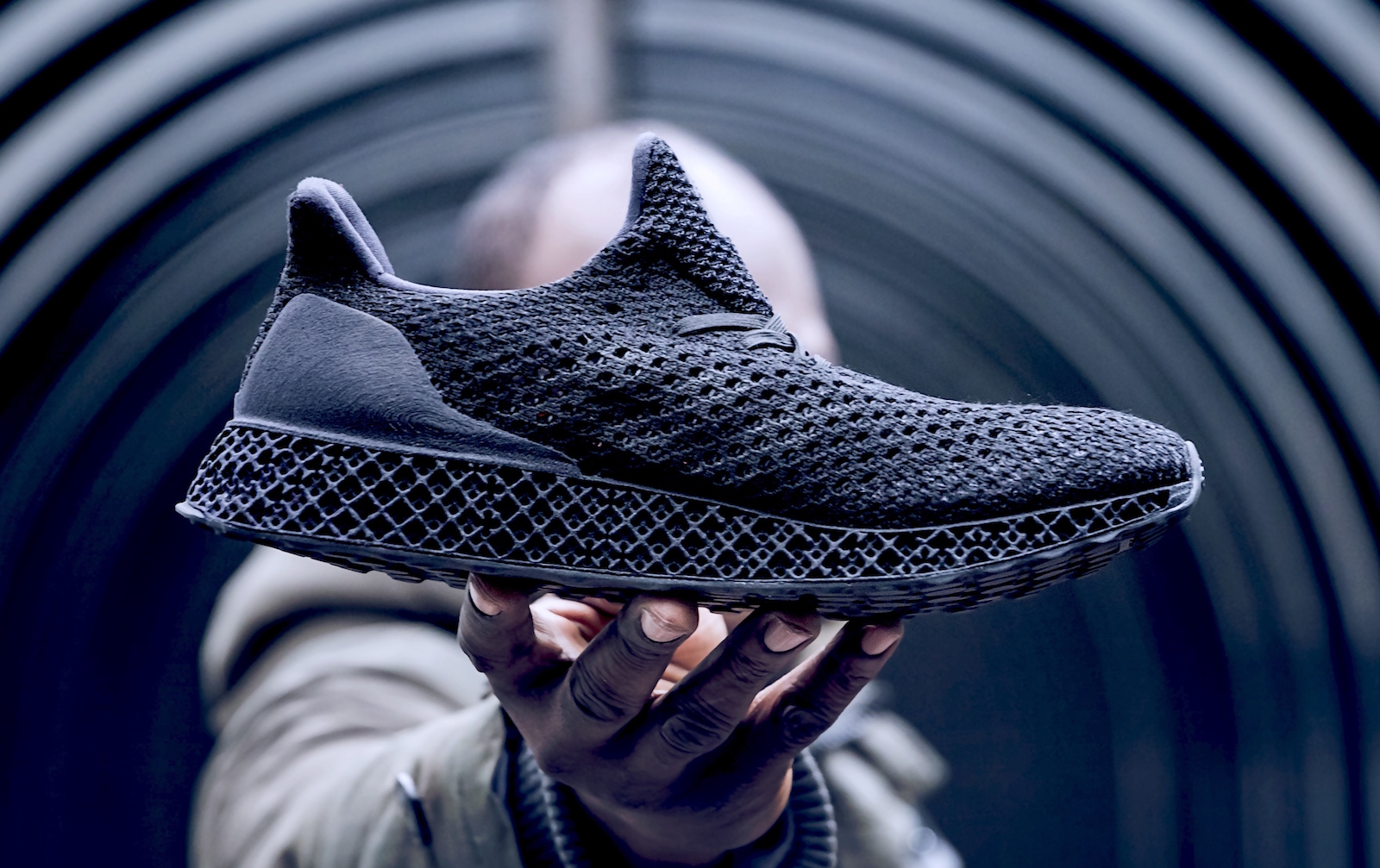 Adidas продает кроссовки напечатанные на 3D-принтере за 333$
