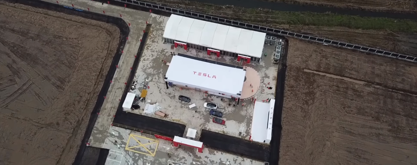 Электромобили Tesla Model 3 могут подешеветь на 20%