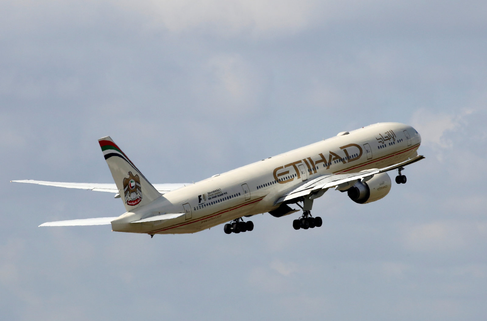 США снимает запрет на перевозку крупной электроники для рейсов из Абу-Даби
