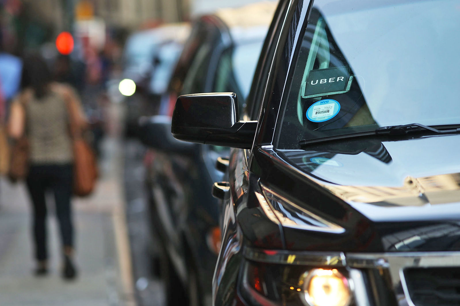 В США водитель Uber может потребовать 15$ за возврат забытой в машине вещи
