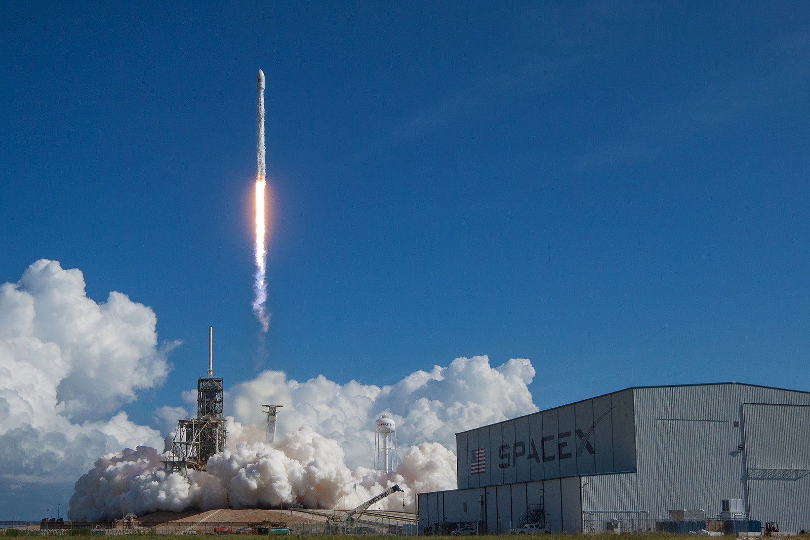 SpaceX запускает секретную космическую миссию под названием «Зума»