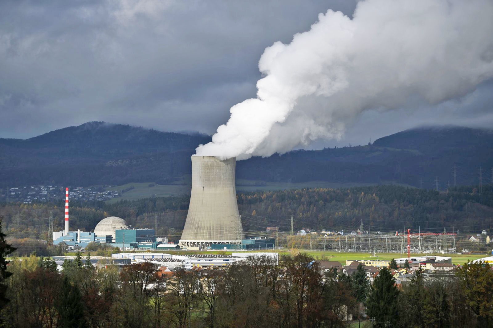 Швейцария решила отказаться от ядерной энергетики и перейти на возобновляемые источники энергии