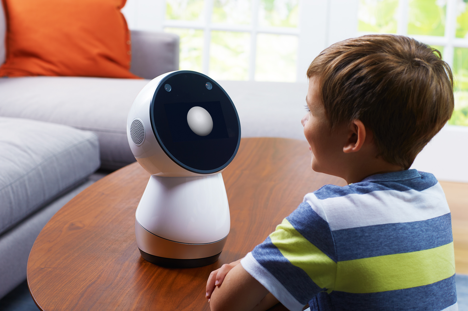 «Социальный робот» Jibo спустя три года после успешного сбора средств на Indiegogo отправляется заказчикам