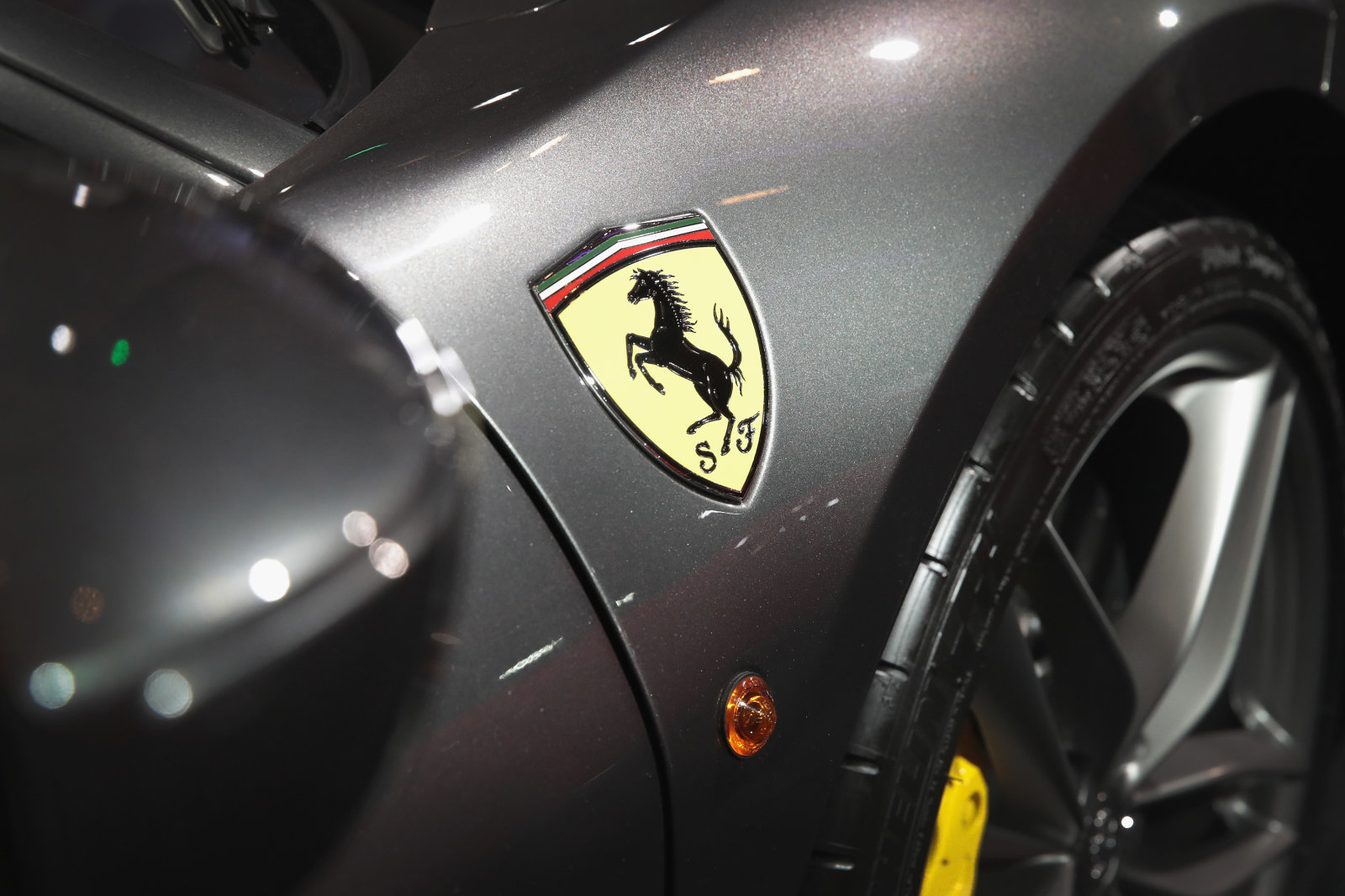 Ferrari планирует выпустить электрический суперкар
