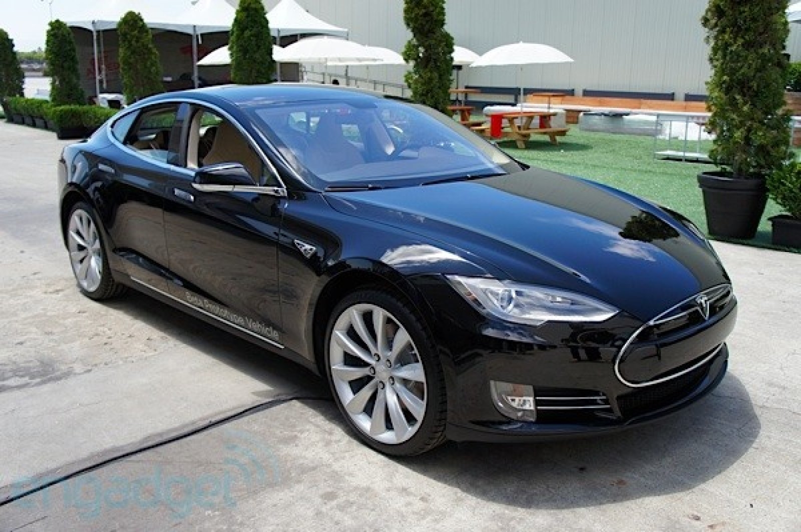 У некоторых владельцев Tesla Model S в Германии требуют возмещения субсидии в размере 4000 евро