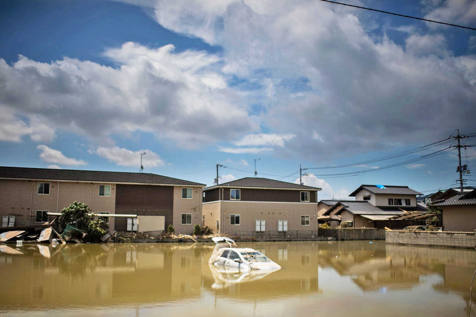 Apple отремонтирует устройства, поврежденные наводнением в Японии, бесплатно